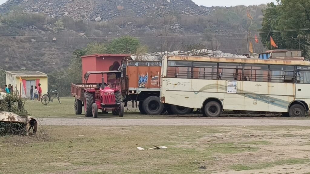 सुदामडीह एक बालू लदा ट्रैक्टर जब्त,अवैध बालू तस्करों और ओवरलोडेड गिट्टी चलाने वाले कारोबारियों में हड़कंप.