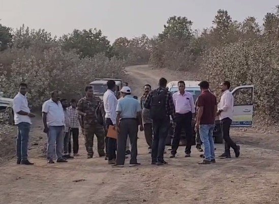 अवैध उत्खनन की जांच पर हाई कोर्ट की रोक से इनकार के बाद फिर एक बार अवैध खनन की जांच करने साहेबगंज पहुंची सीबीआई की टीम।