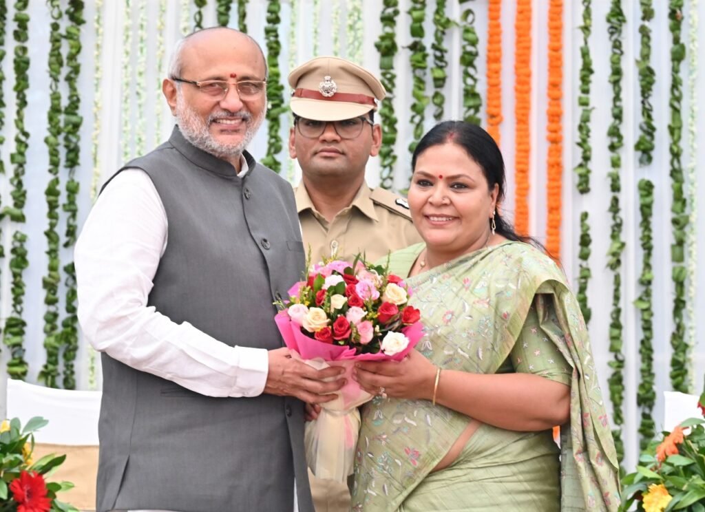 झारखंड विधानसभा परिसर में मीडिया के प्रतिनिधियों को संबोधित करते हुए मुख्यमंत्री श्री हेमन्त सोरेन।