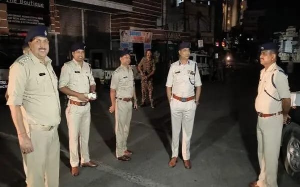 Ranchi : सीएम हेमंत सोरेन ने मंगलवार को राज्य की विधि व्यवस्था को लेकर डीजीपी समेत कई अन्य अधिकारियों के साथ समीक्षा बैठक की