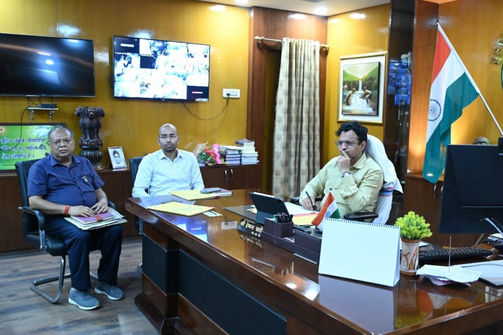 जिला गंगा समिति की बैठक, जिले के 15 घाटों में सौंदर्यीकरण हेतु प्राक्कलन तैयार करने का निर्देश।