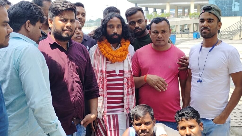 सहायक पुलिसकर्मीयो ने सरकार और देवेंद्रनाथ महतो को दिया आभार।# 67 दिनों से था लगातार आंदोलनरत।