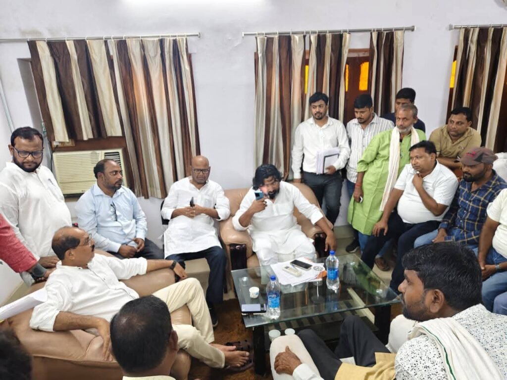 राजमहल सांसद विजय हांसदा जनता की समस्याओं से हुए रूबरू, समाधान का दिया भरोसा