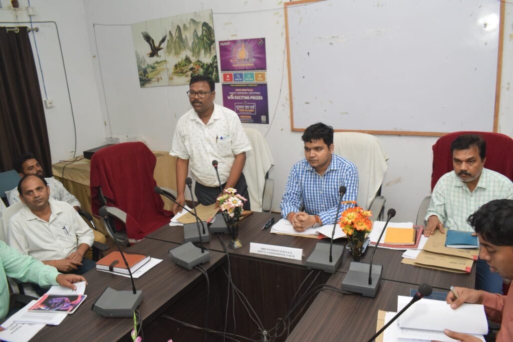 डीसी मनीष कुमार ने हिरणपुर में विकास कार्यों की ली समीक्षा, पेयजल-सड़क समस्याओं के त्वरित निष्पादन का निर्देश