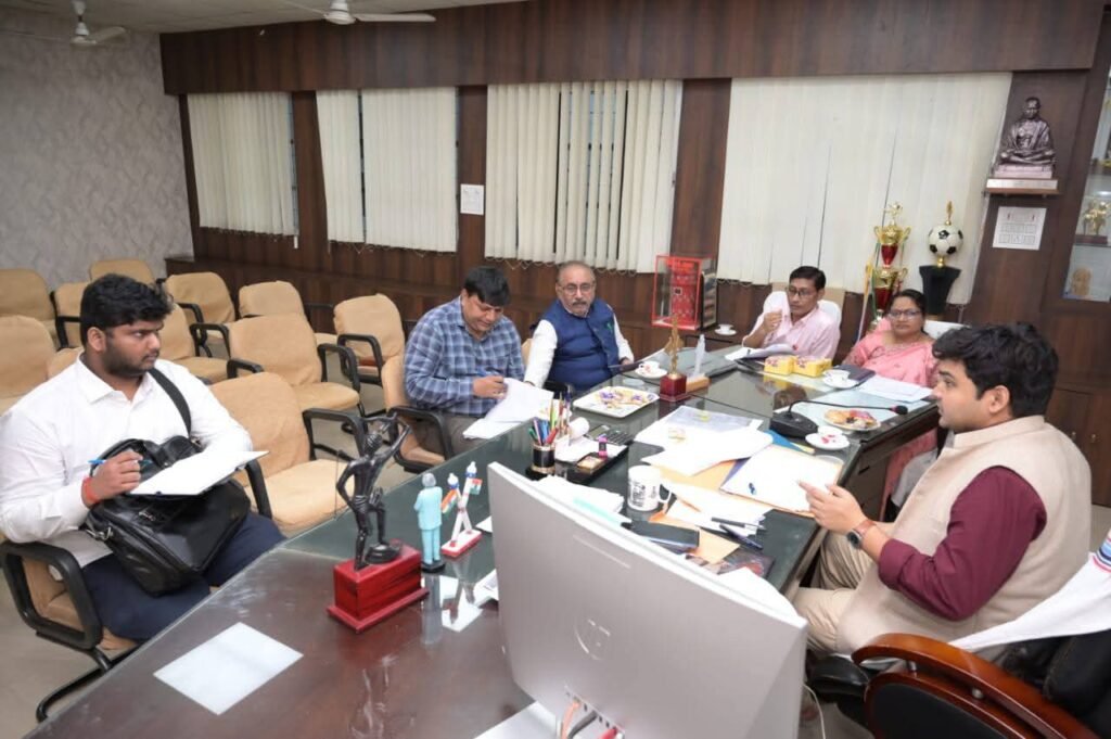 डीएलसी बैठक में उपायुक्त ने की स्वास्थ्य योजनाओं की प्रगति की समीक्षा